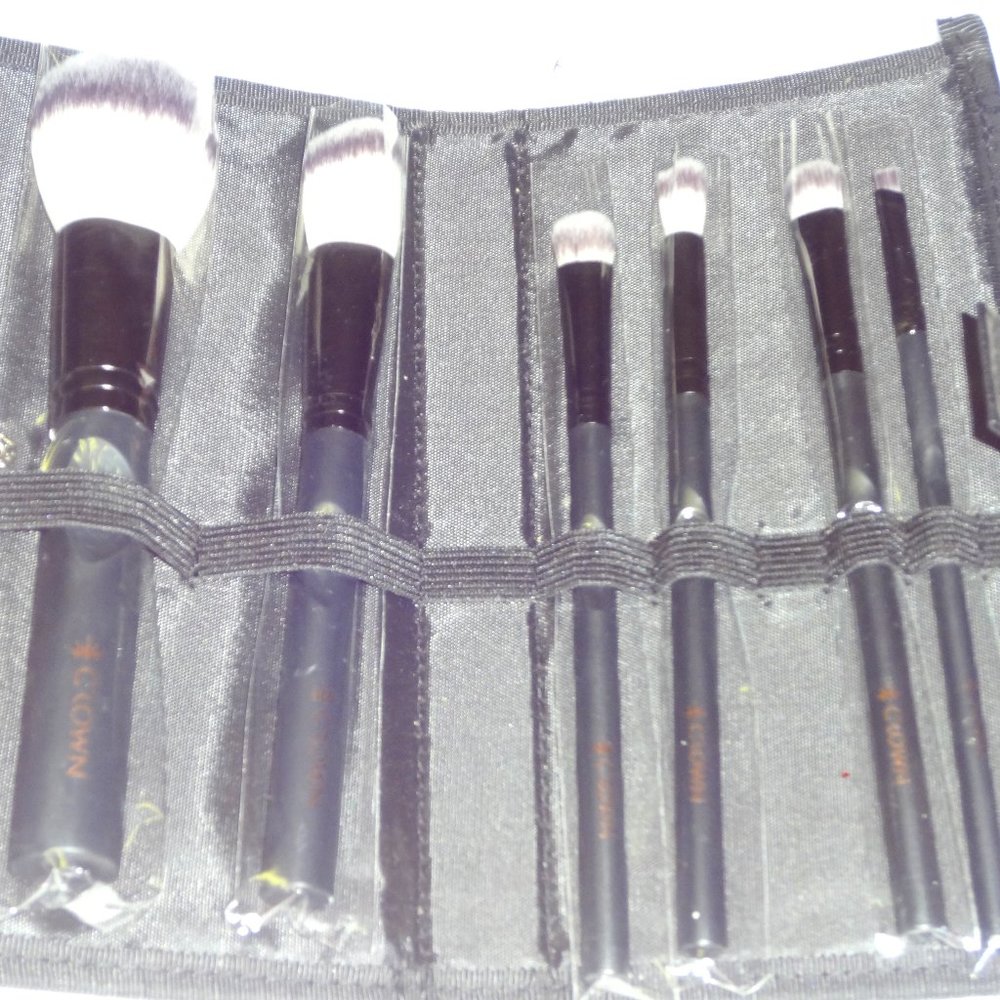 Crown Pro Brushes NWOT